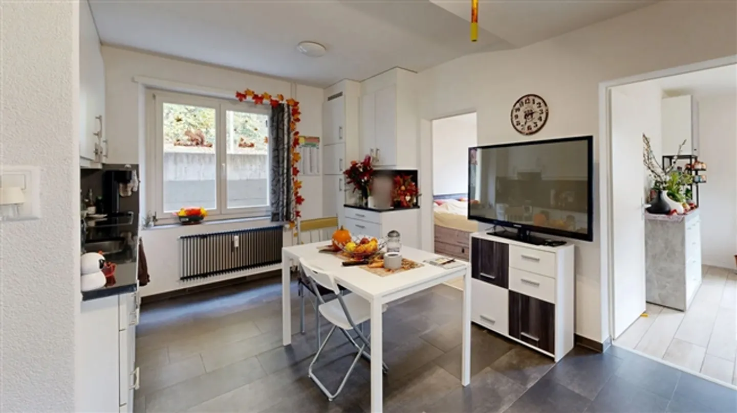 Maison multifamiliale avec six appartements et 5 places de parking extérieures - Photo 6 sur 20