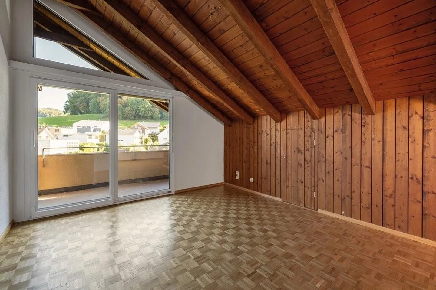 Accogliente appartamento mansardato in un tranquillo quartiere residenziale - Foto 2 di 7