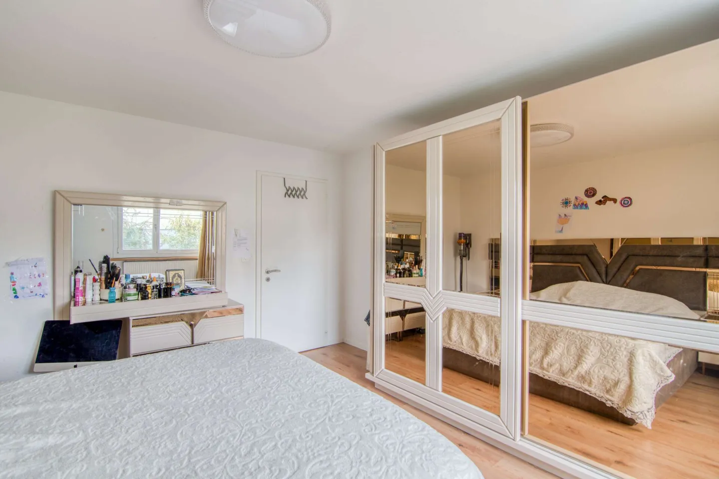 Living in the center of Oberdiessbach - 4.5-room apartment, ready for a fresh shine through personal effort - Photo 10 of 29