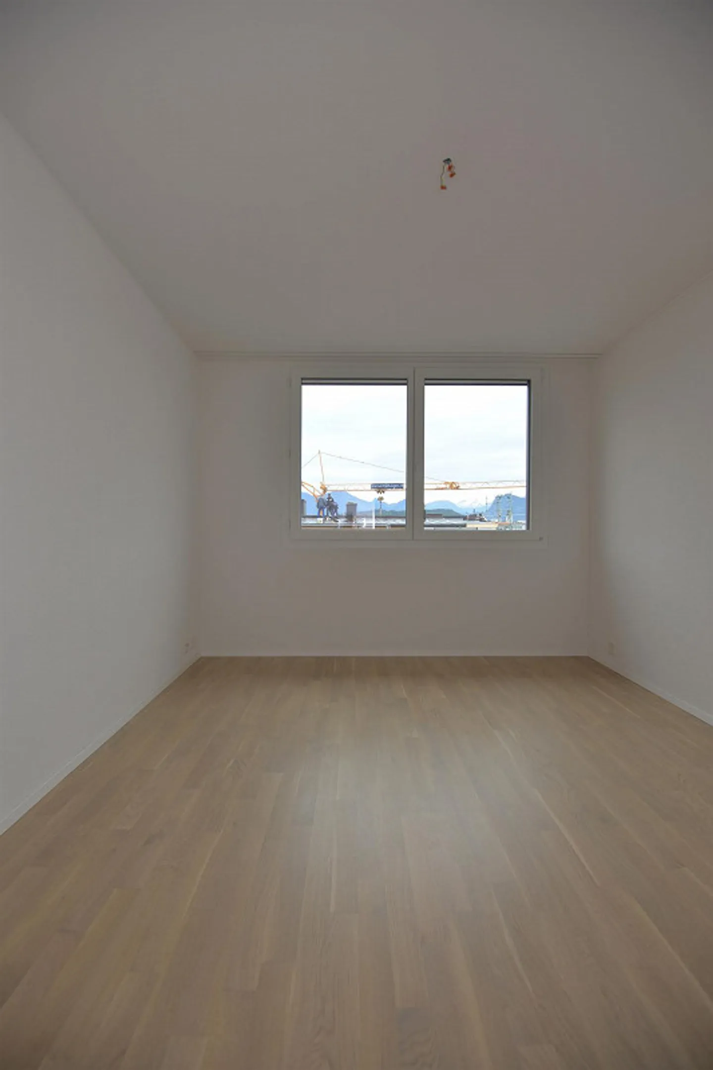 Modern apartment with large balcony - Photo 6 of 11