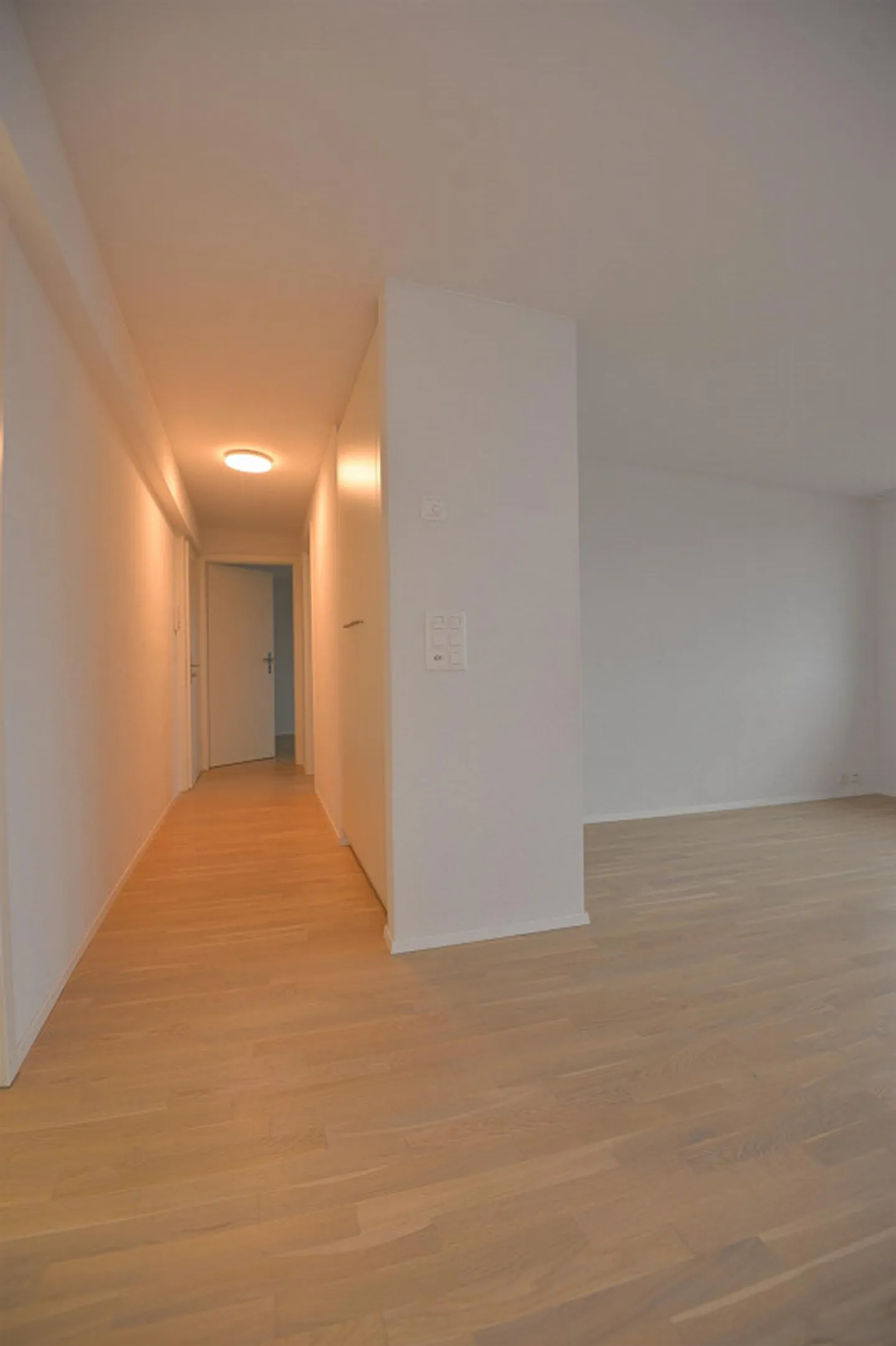 Modern apartment with large balcony - Photo 7 of 11