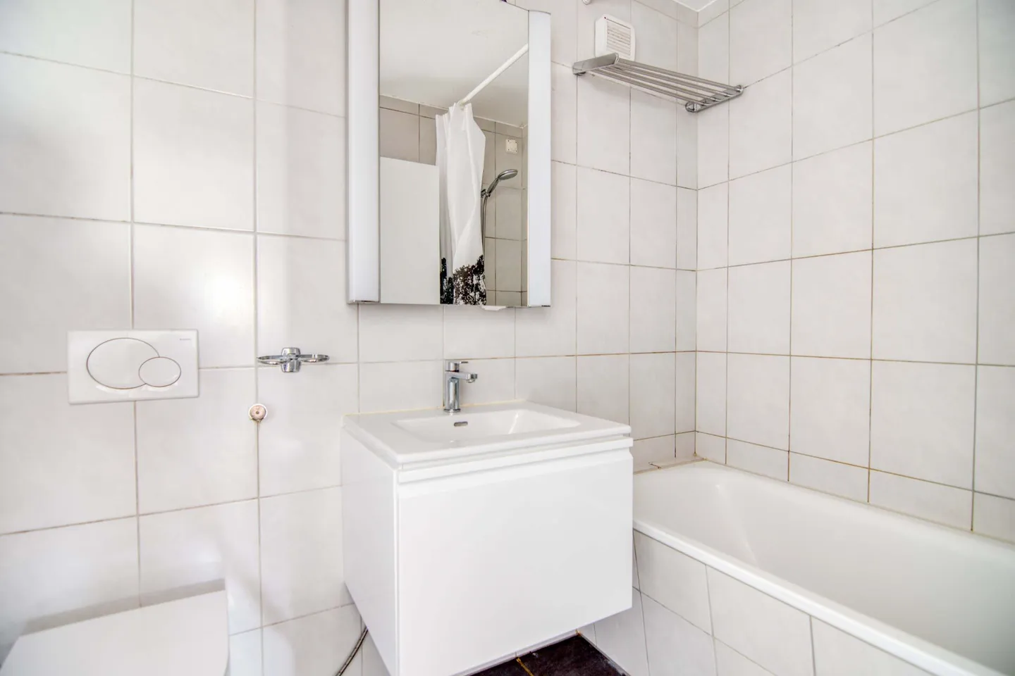 Living in the center of Oberdiessbach - 4.5-room apartment, ready for a fresh shine through personal effort - Photo 15 of 29