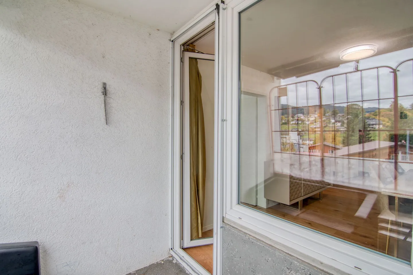 Living in the center of Oberdiessbach - 4.5-room apartment, ready for a fresh shine through personal effort - Photo 18 of 29