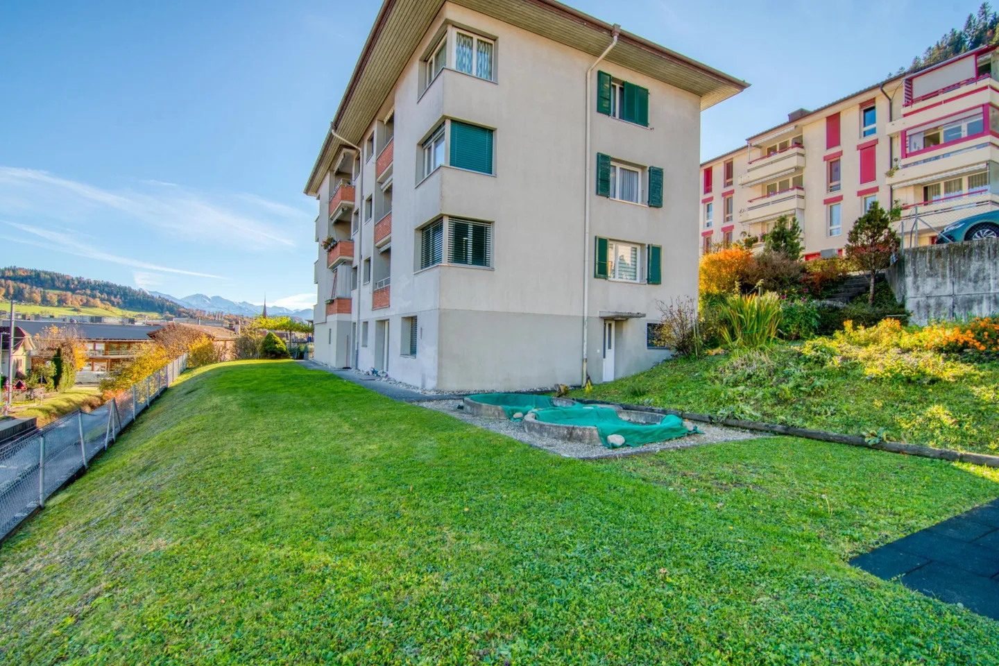 Living in the center of Oberdiessbach - 4.5-room apartment, ready for a fresh shine through personal effort - Photo 23 of 29