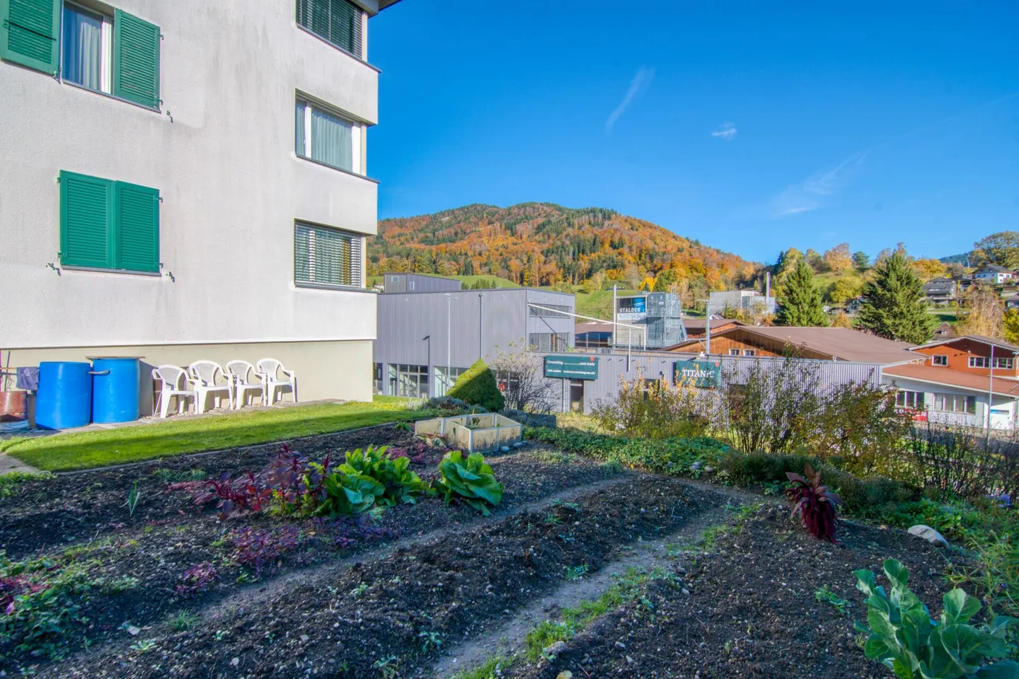 Living in the center of Oberdiessbach - 4.5-room apartment, ready for a fresh shine through personal effort - Photo 25 of 29