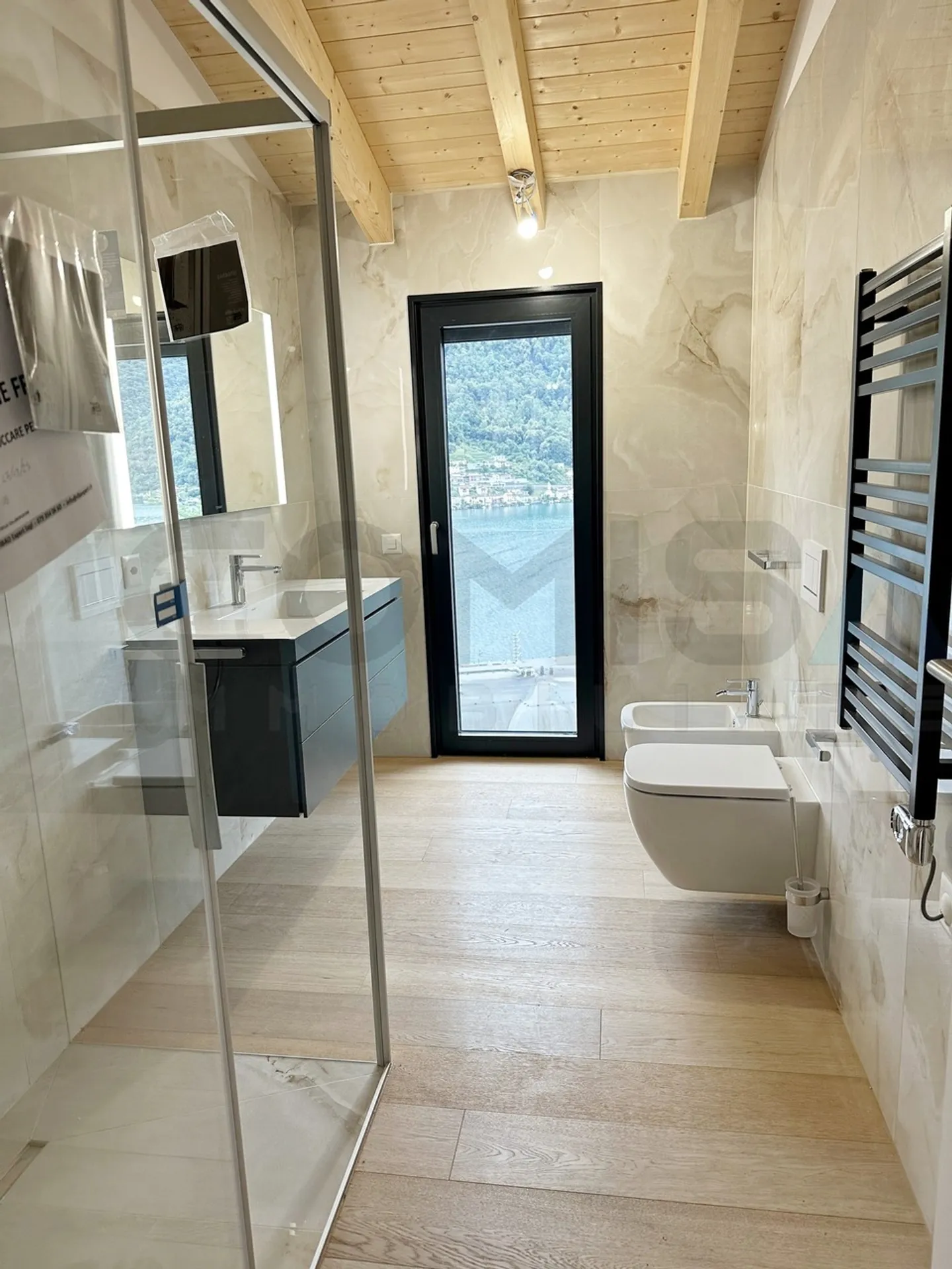 VICO MORCOTE Nuova villa moderna 7.5 locali con vista lago - Foto 9 di 10