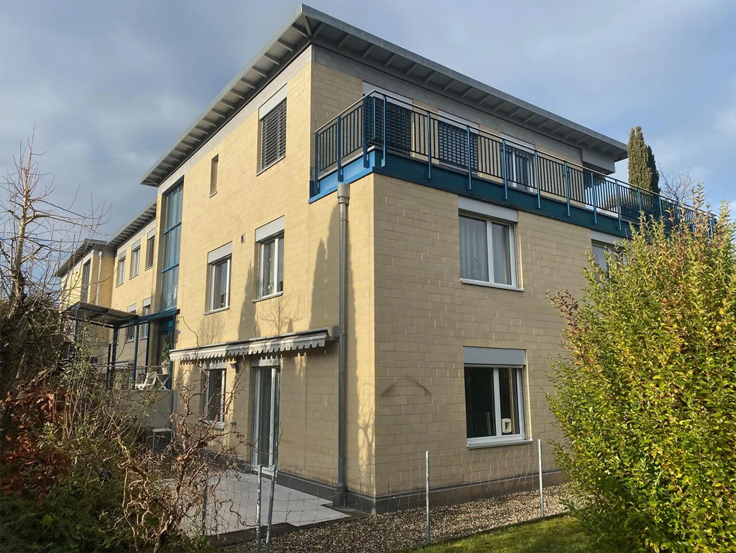 Newly renovated 4.5-room apartment with unobstructed views of greenery - Photo 1 of 11