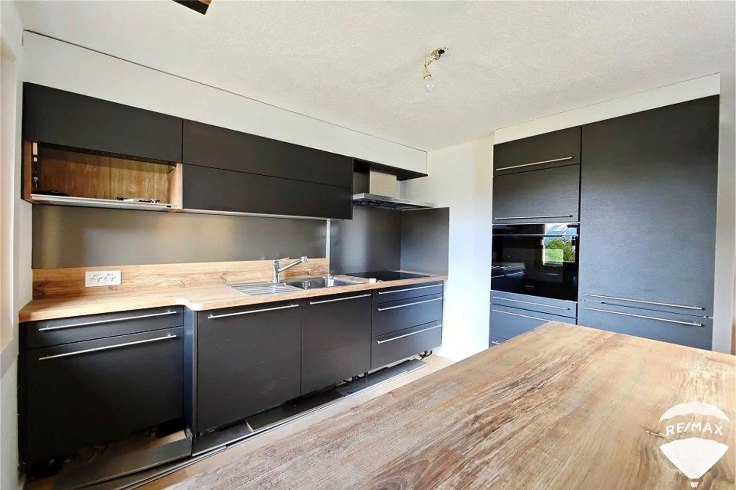 4-room apartment with a livable kitchen. - Photo 2 of 13