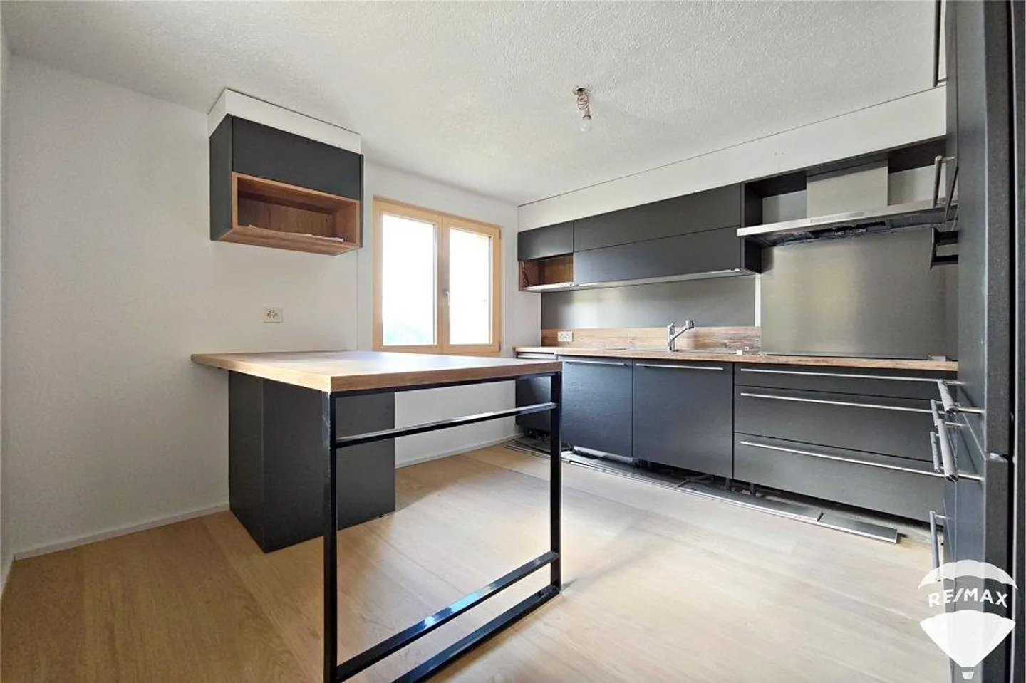 4-room apartment with a livable kitchen. - Photo 3 of 13
