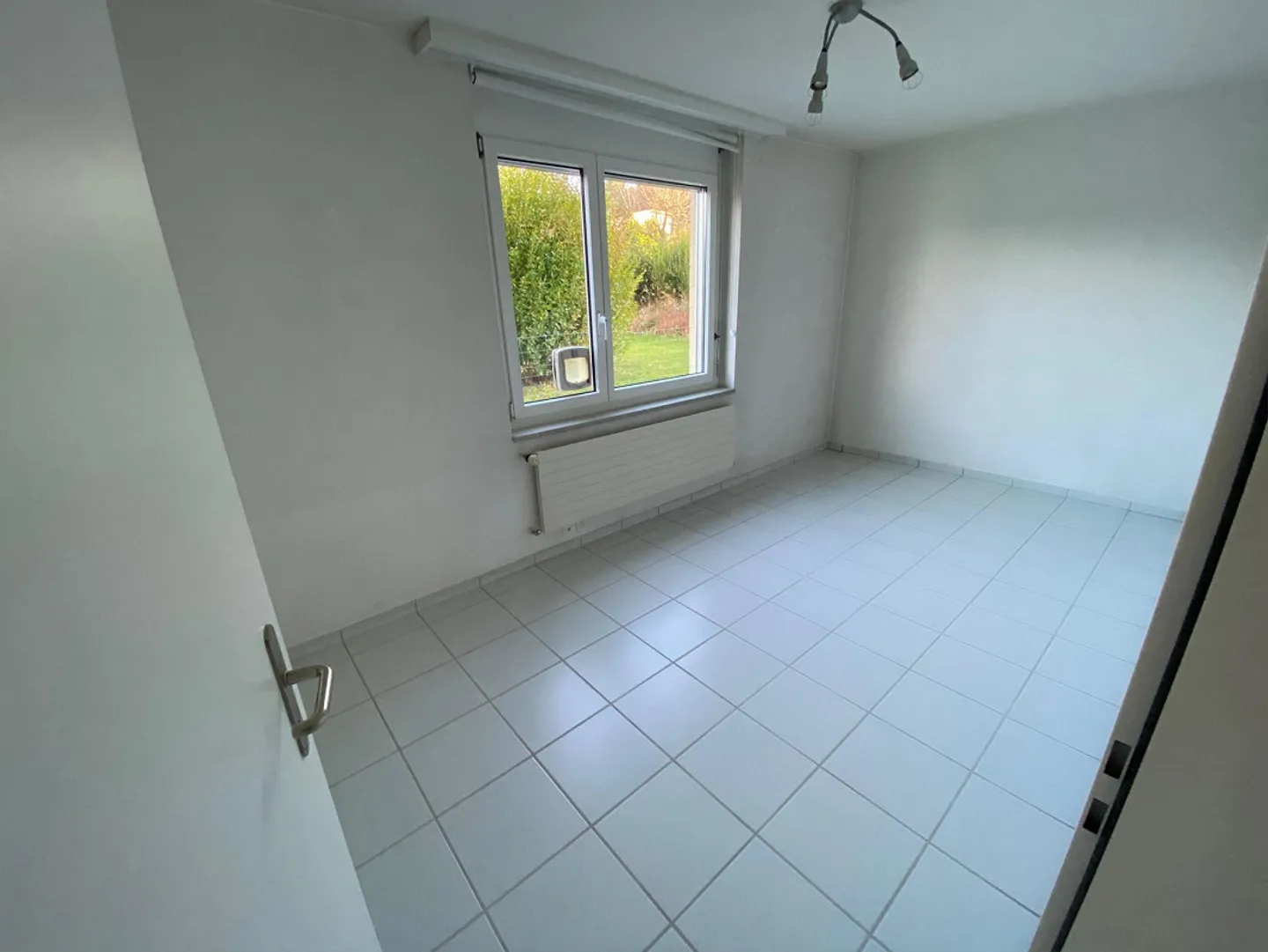 Newly renovated 4.5-room apartment with unobstructed views of greenery - Photo 8 of 11