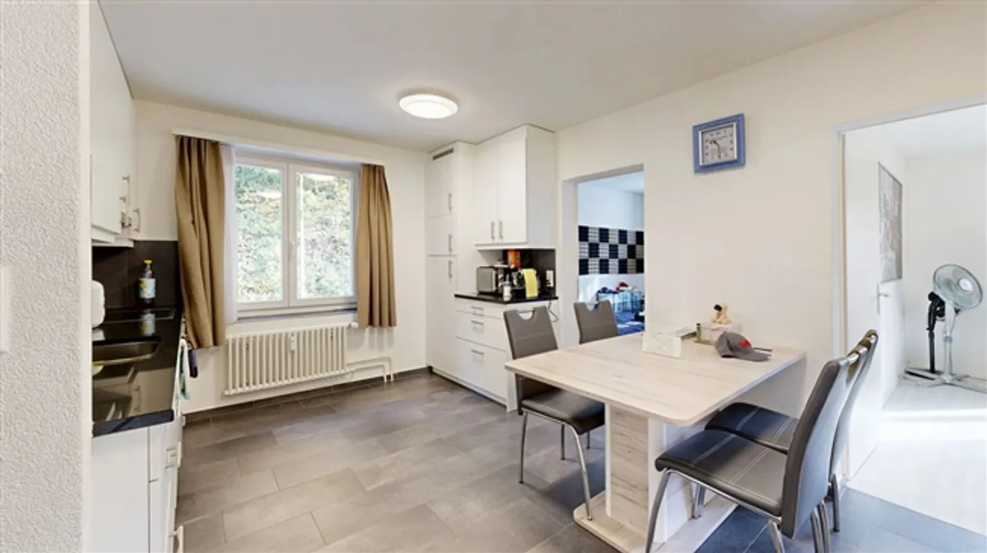 Maison multifamiliale avec six appartements et 5 places de parking extérieures - Photo 18 sur 20