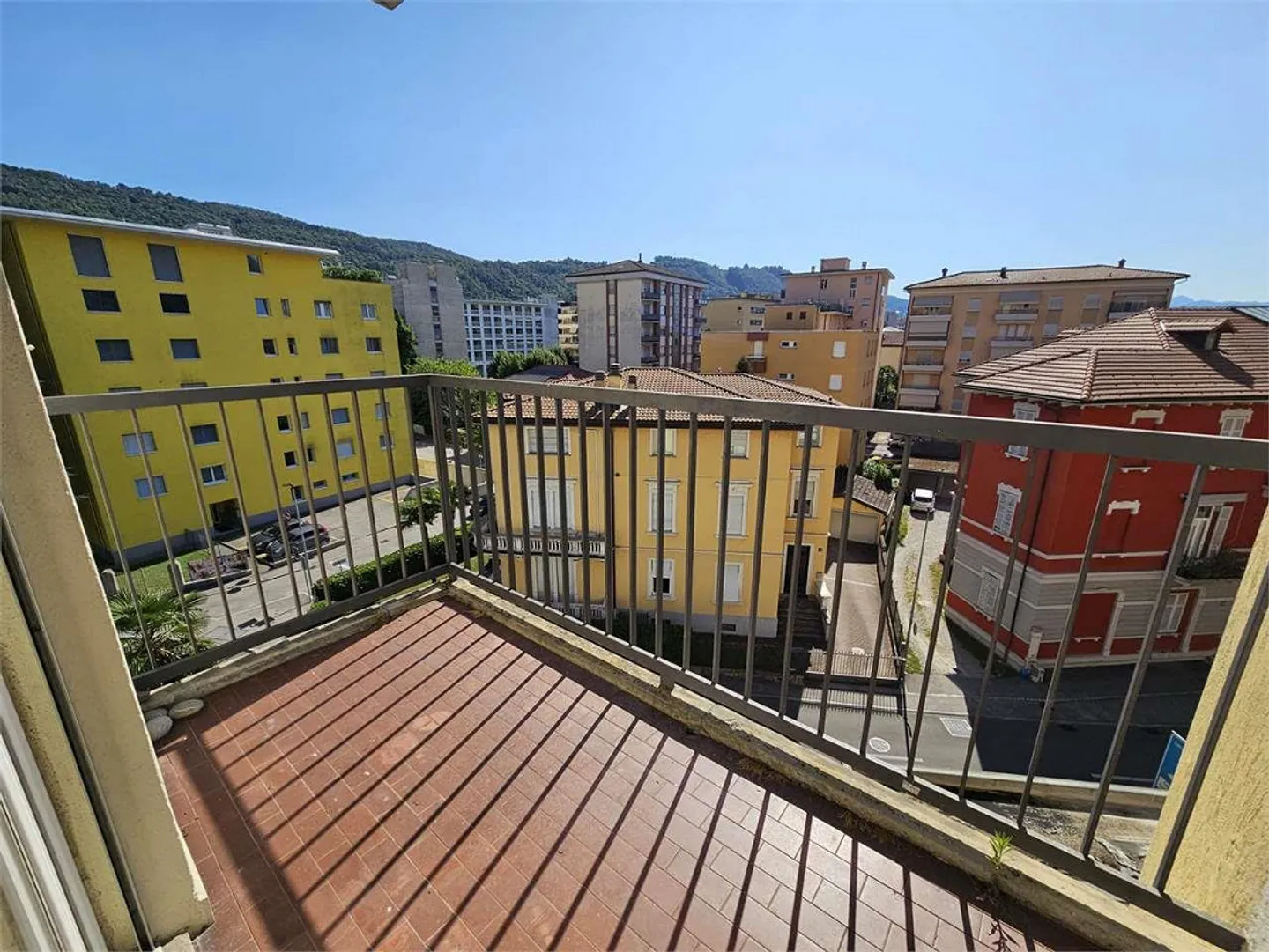 Chiasso, zur Miete ausgezeichnete 3.5 Zimmer mit Balkon - Foto 2 von 8