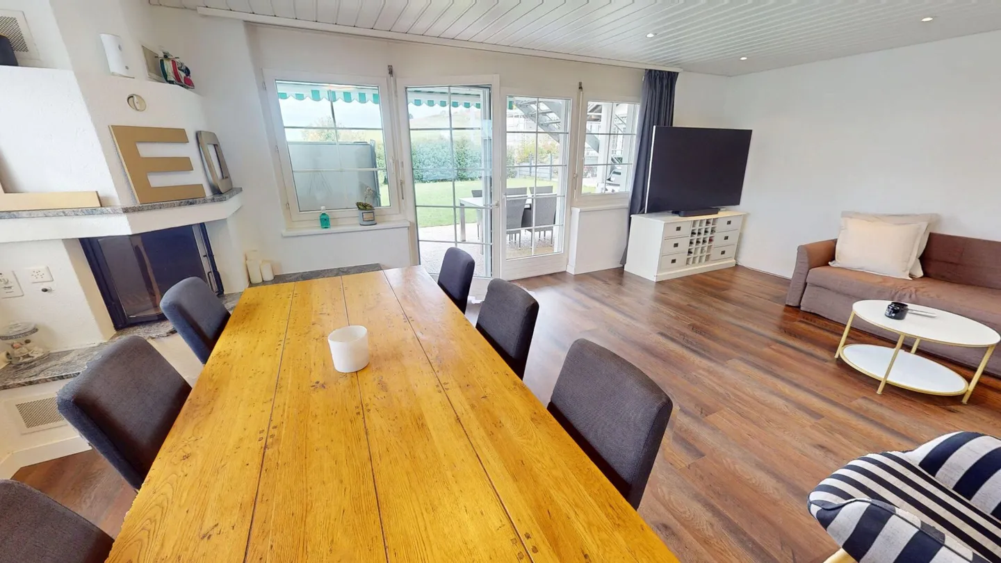 WELL-DESERVED HOME WITH IMPRESSIVE UNDERGROUND GARAGE - Photo 6 of 11