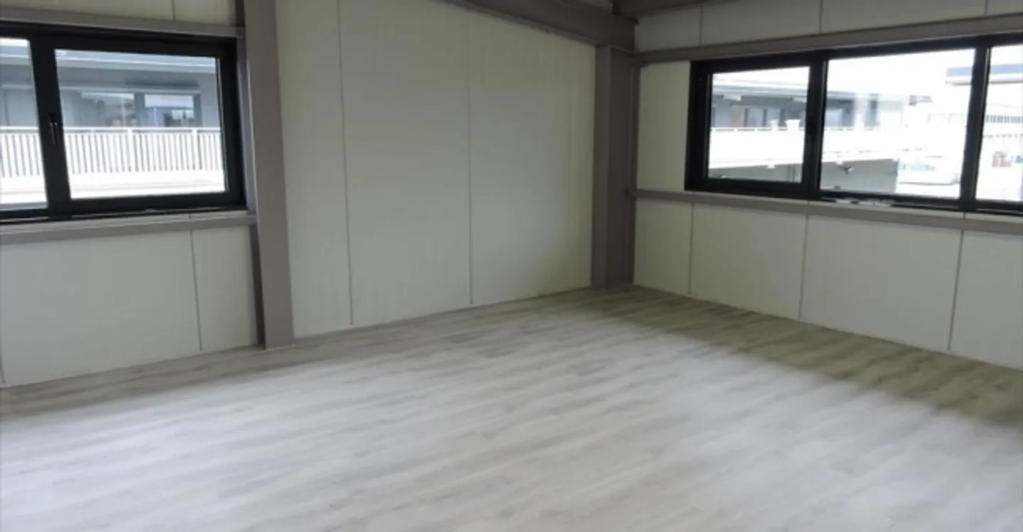 Commercial Space 1 Room - Photo 2 of 4