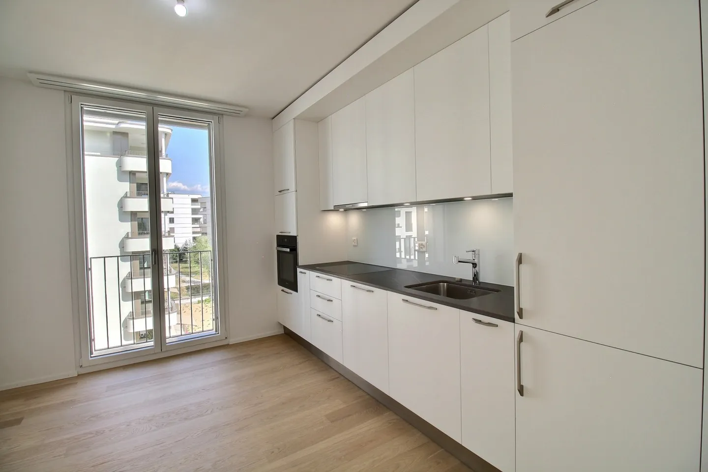2.5 Room Apartment - Photo 2 of 7
