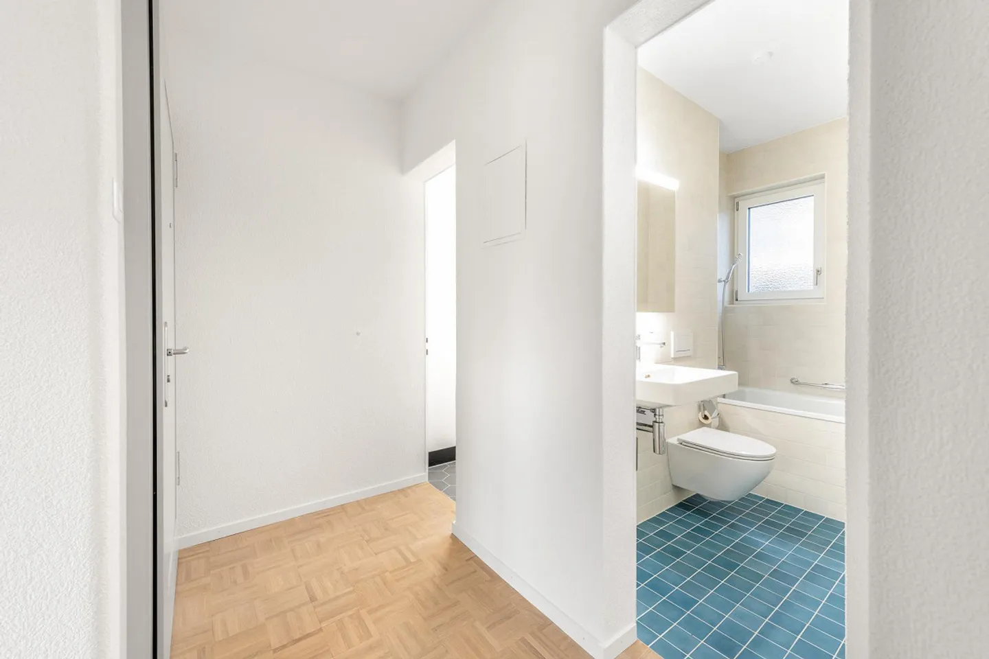 Frisch saniert - Zentral - Modern - Ihr neues Zuhause? - Foto 3 von 12