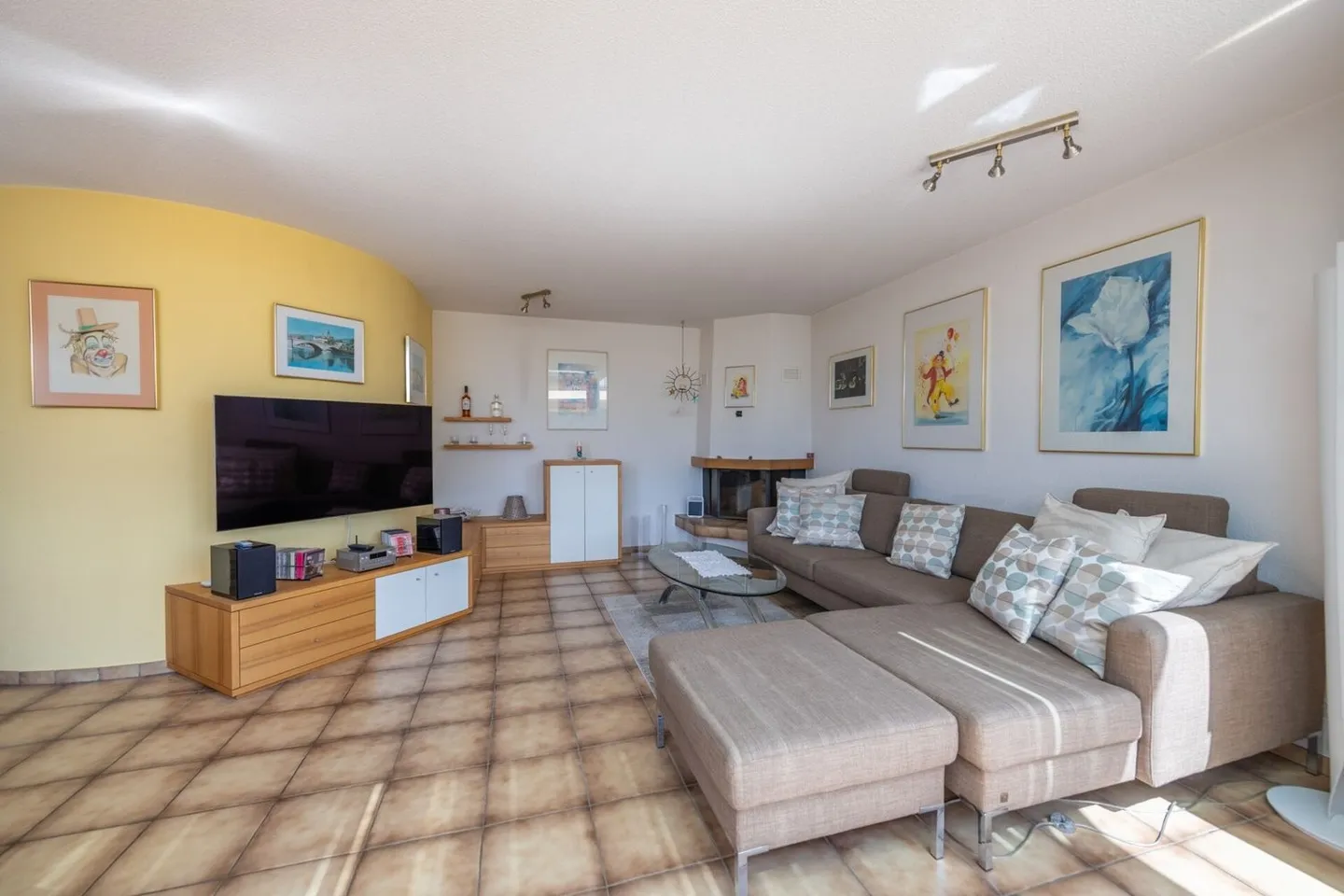 Maison de rêve de 7,5 pièces avec vue dégagée et paradis de jardin - Photo 2 sur 13