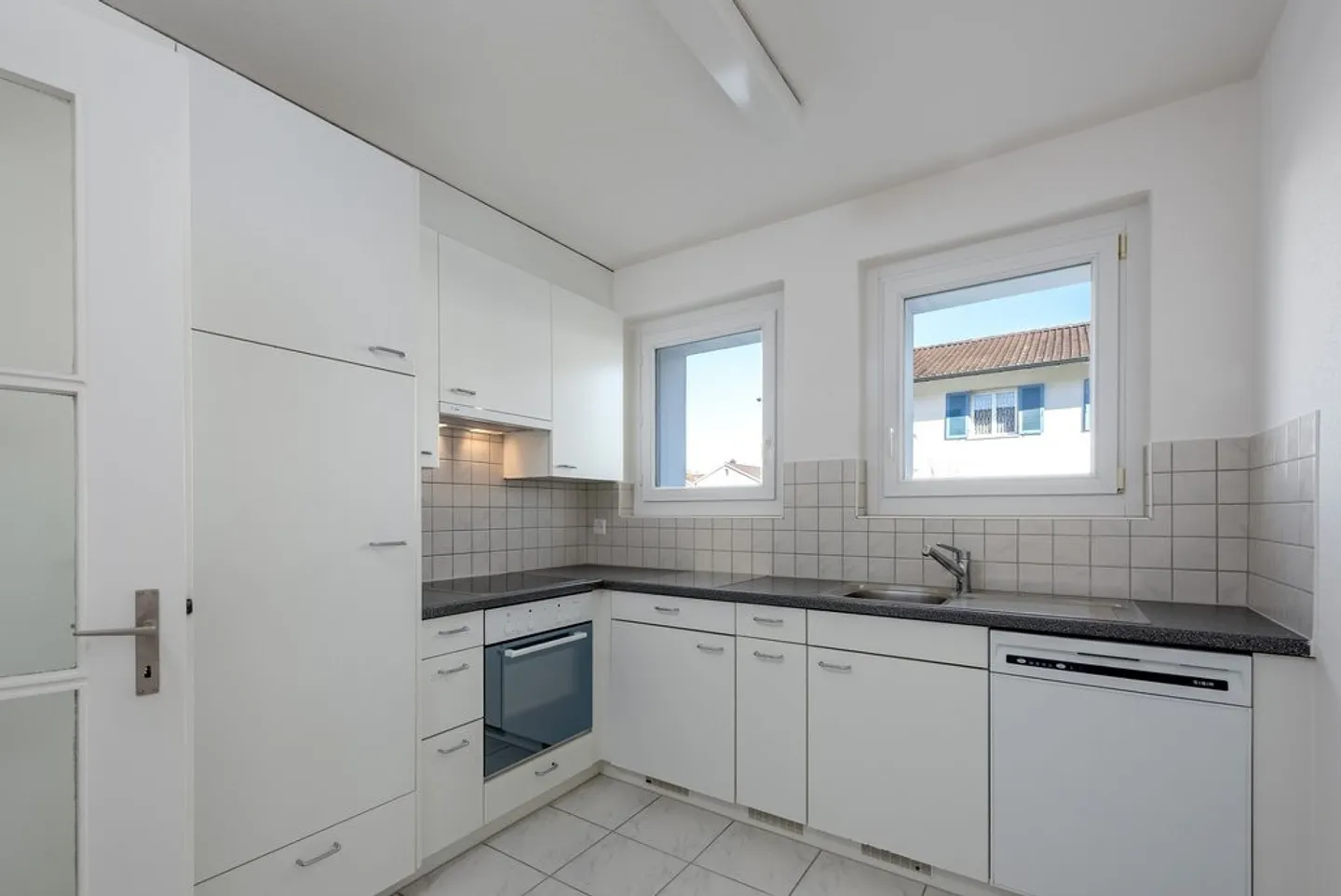 Idyllische Wohnung mit grossem Gartensitzplatz - Foto 2 von 8