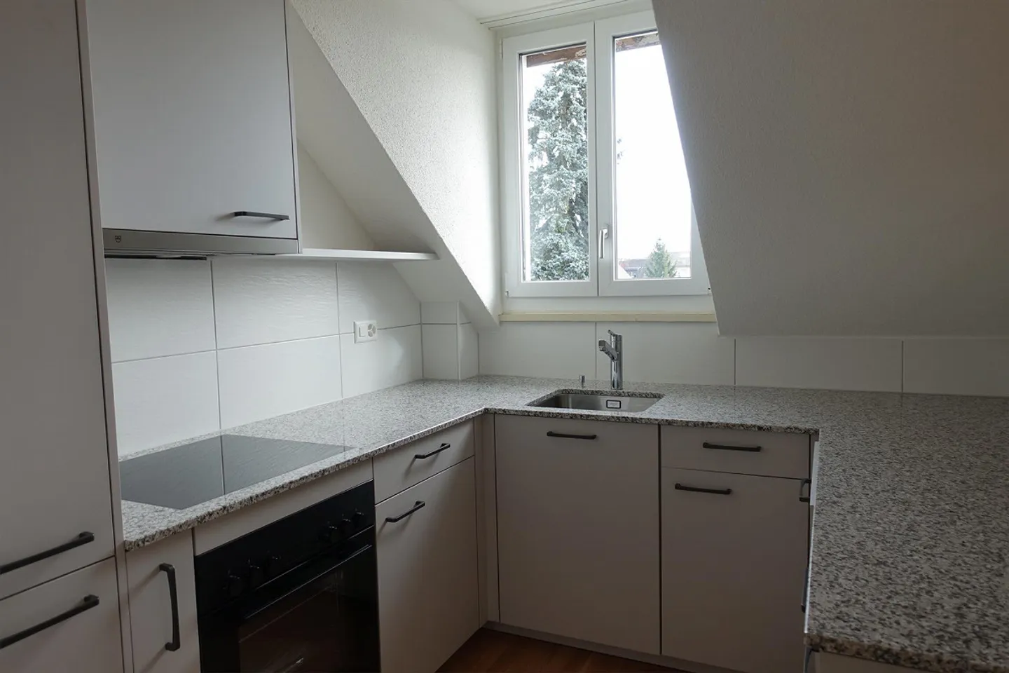 Charmante 3.5-Zimmer-Dachwohnung - Foto 2 von 20