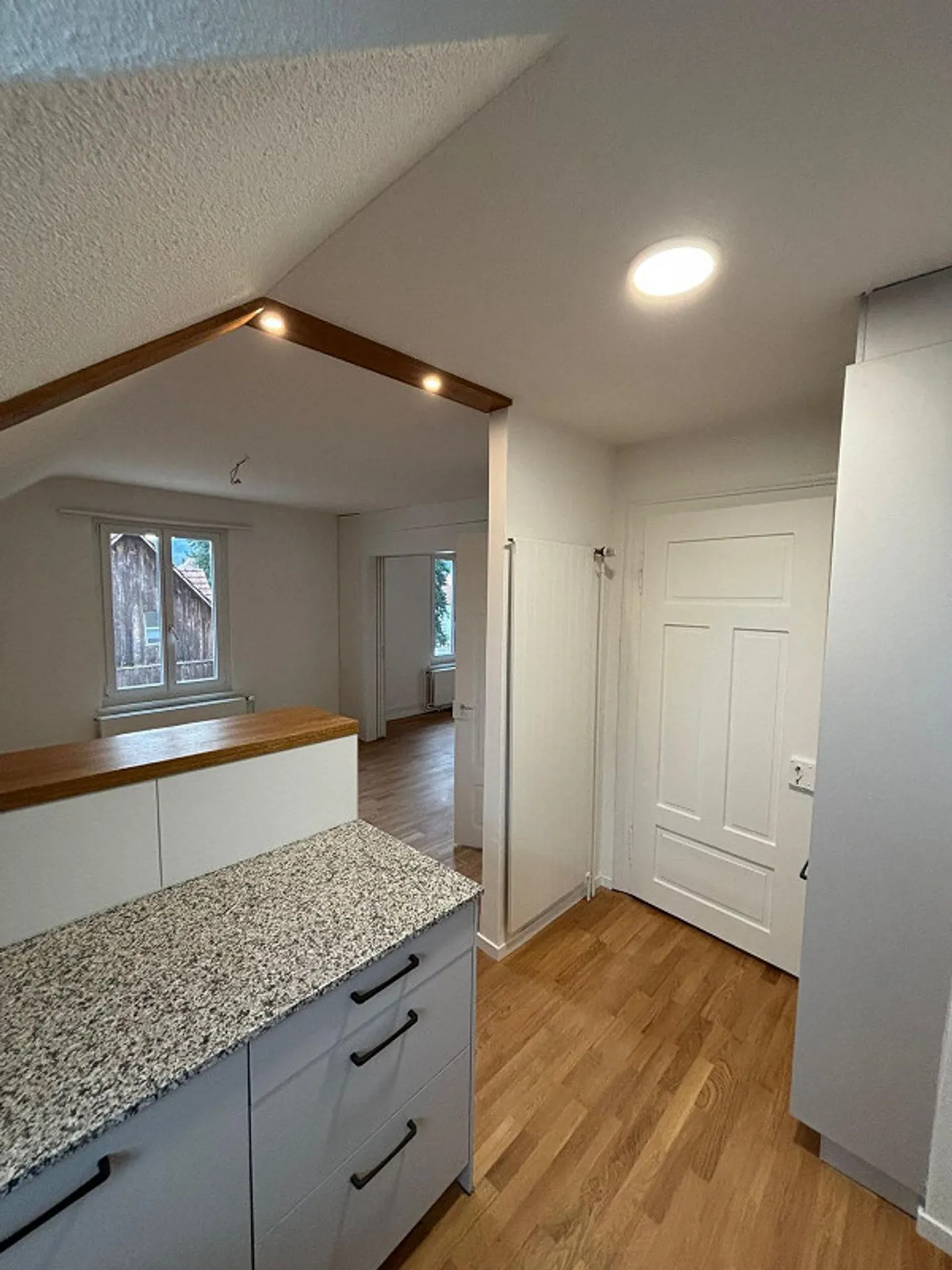 Charmante 3.5-Zimmer-Dachwohnung - Foto 4 von 20