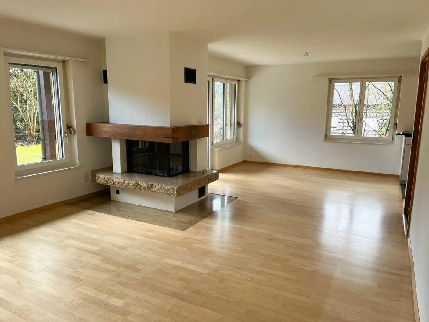 Incantevole casa unifamiliare con giardino accogliente e camino - Foto 3 di 11