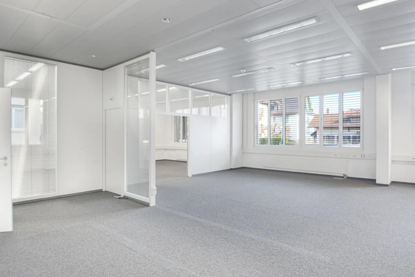 Büro/Werkstatt 378 m2 - Nähe Autobahn und Verkehrsmittel - Photo 10 sur 17