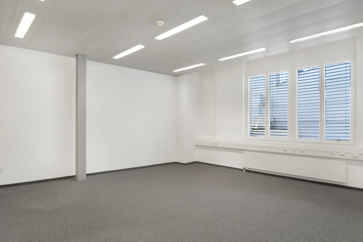 Büro/Werkstatt 378 m2 - Nähe Autobahn und Verkehrsmittel - Photo 14 sur 17