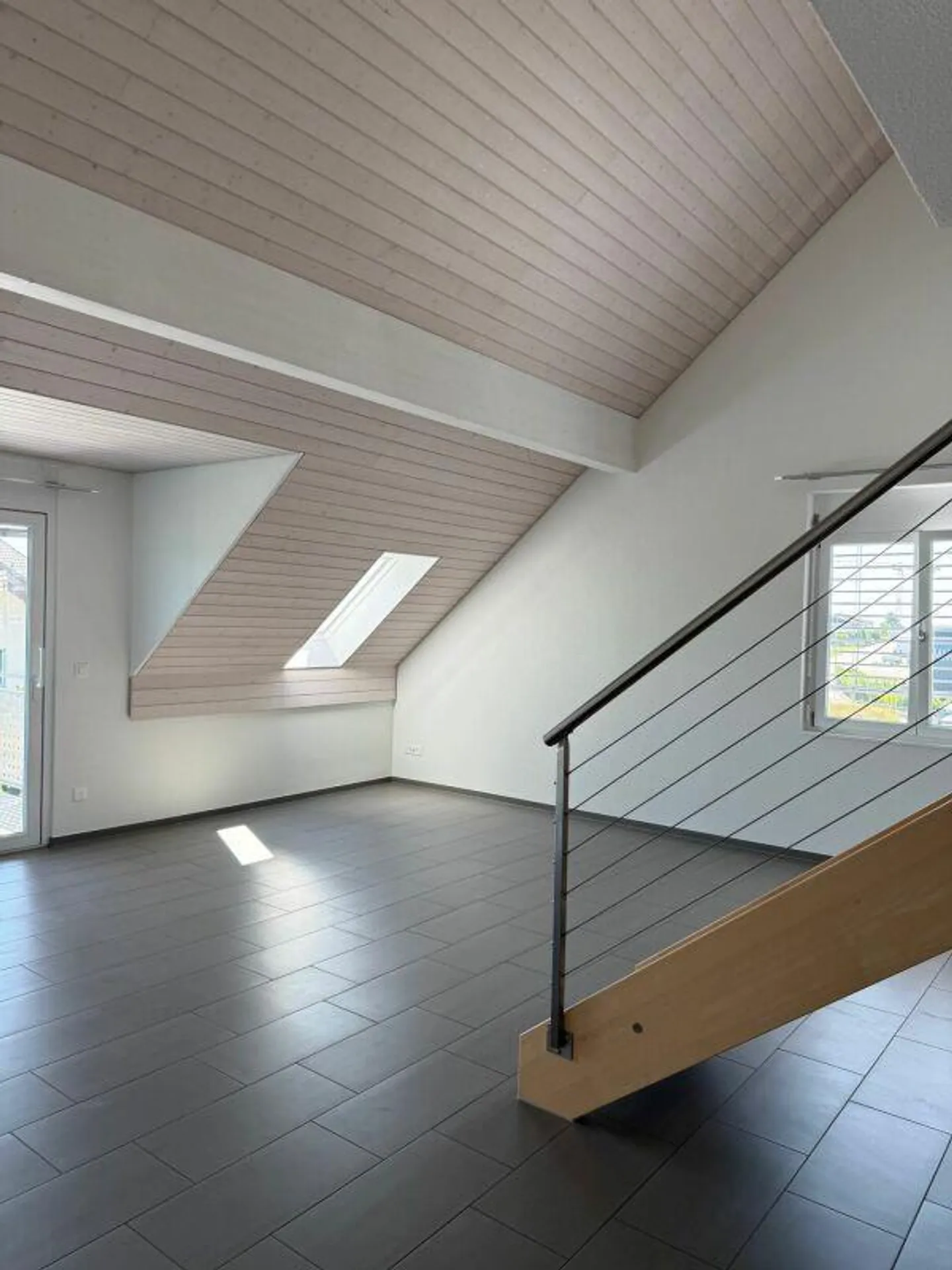 Beautiful 5.5-room maisonette apartment in Oberbipp (1x underground parking space included!) - Photo 2 of 9