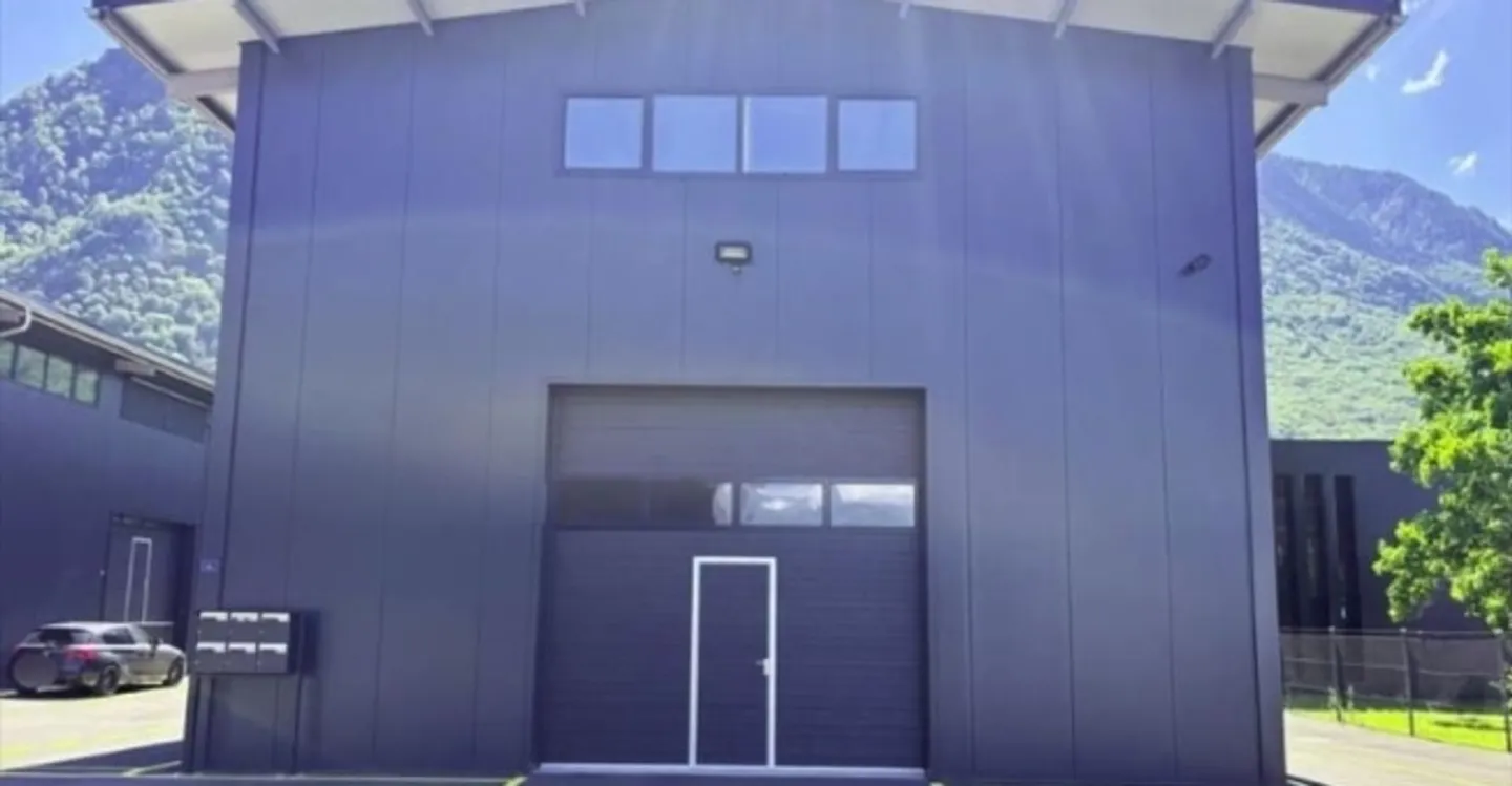 Office space for rent - Photo 1 of 7