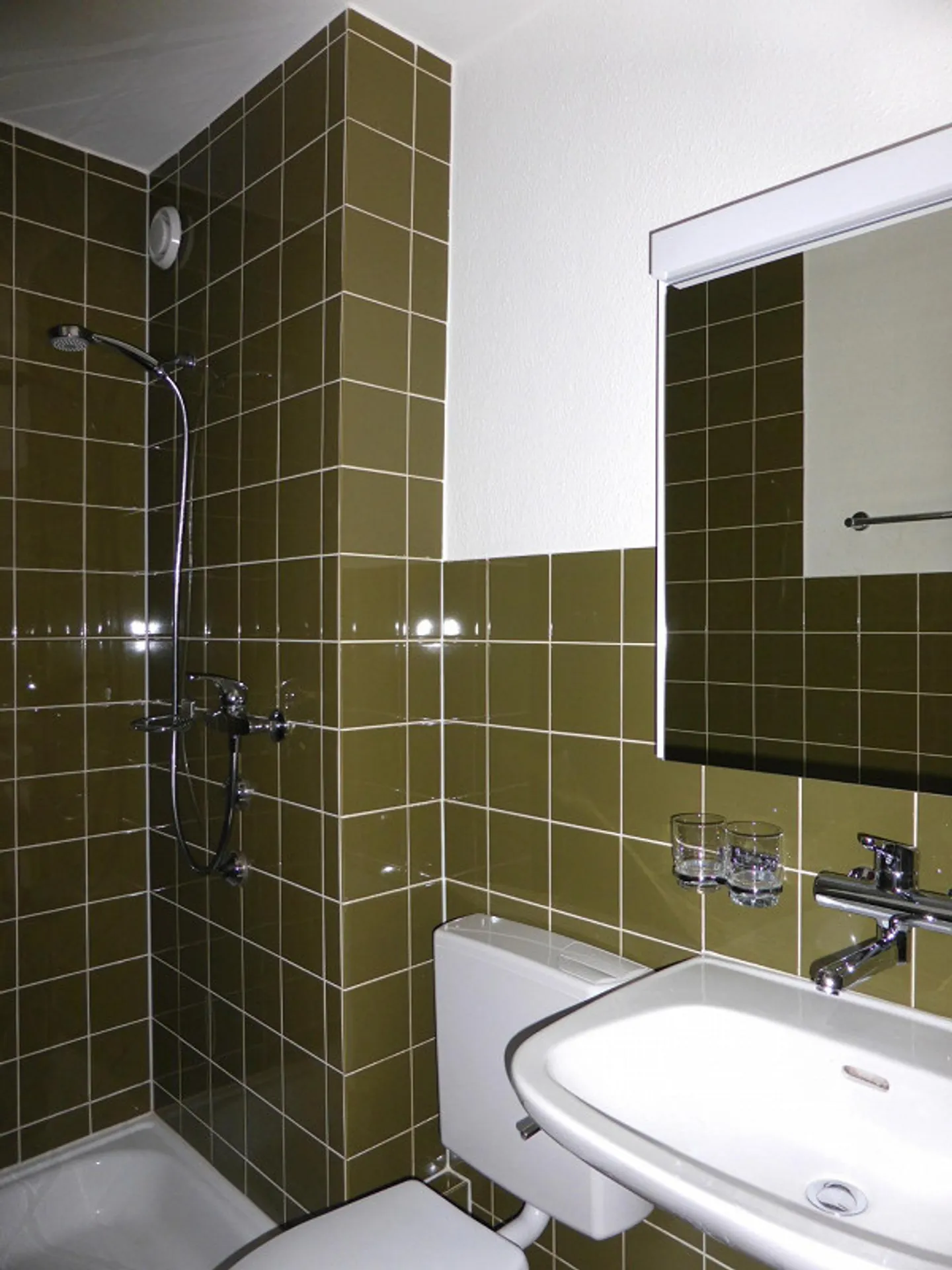 Appartamento al piano terra di 4,5 stanze con patio nel verde - Foto 5 di 13