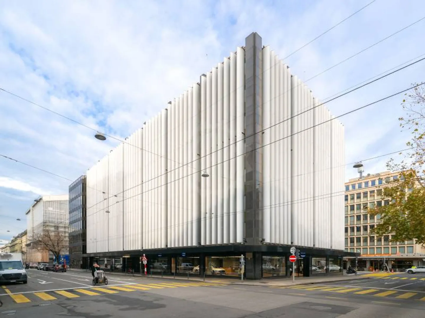 Offices with Plenty of Space - Geneva - Photo 1 of 11