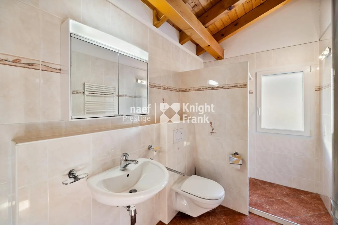 Stunning Villa with Mountain Views - Photo 4 of 10