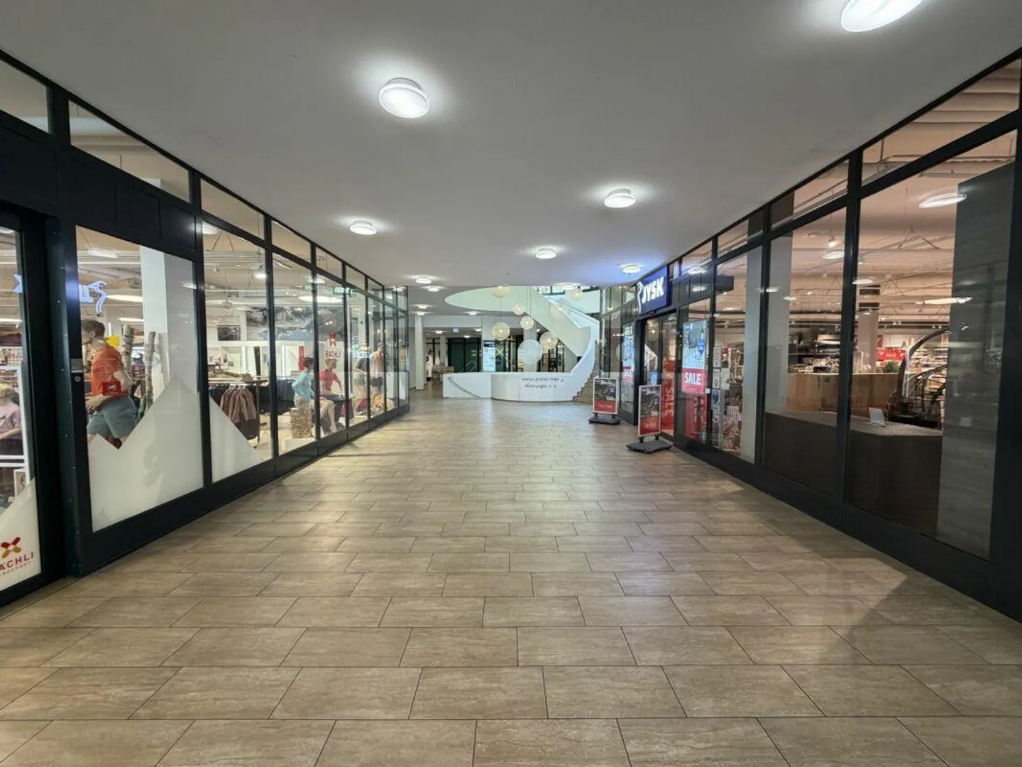 Coira Ovest - Investimento commerciale completamente affittato in un quartiere in forte espansione - Foto 3 di 5