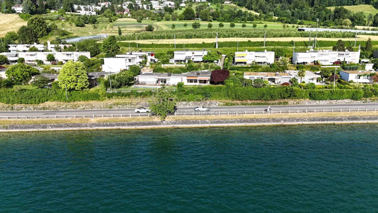 Affascinante casa unifamiliare di 5,5 stanze con vista sulle montagne e sul lago - Adatta ai bambini, tranquilla e con potenziale di sviluppo - Foto 1 di 4