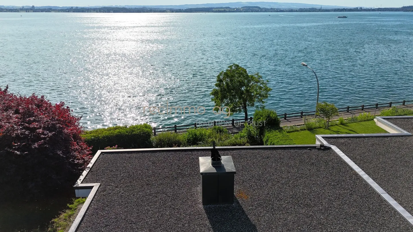 Affascinante casa unifamiliare di 5,5 stanze con vista sulle montagne e sul lago - Adatta ai bambini, tranquilla e con potenziale di sviluppo - Foto 2 di 4
