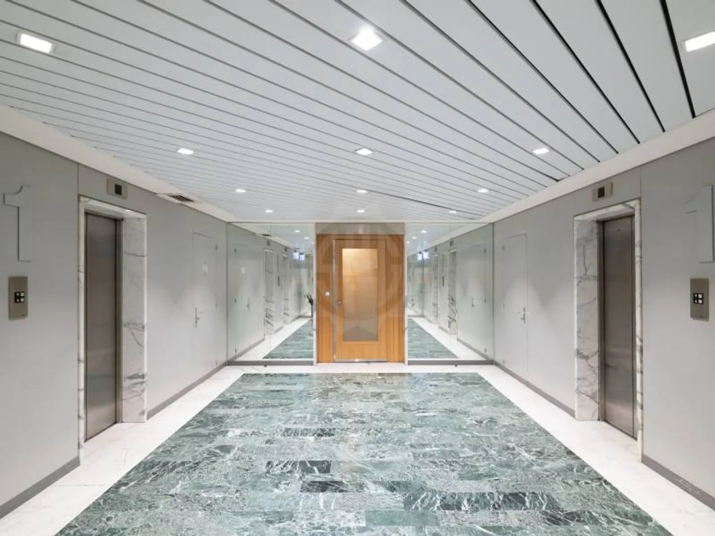 Offices with Plenty of Space - Geneva - Photo 3 of 11