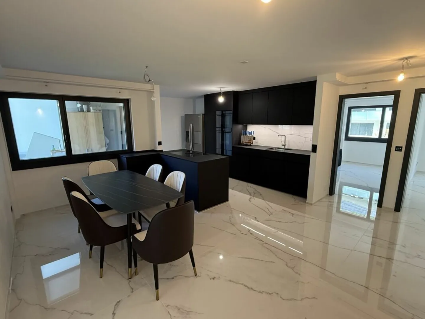 Appartement 4.5 pièces entièrement rénové - Photo 3 sur 22