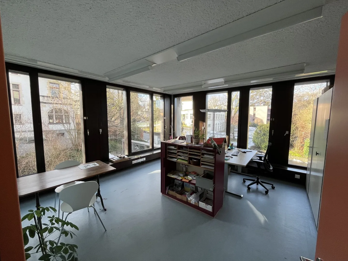 Office / Practice Spaces 2 Minutes Walk from the Train Station - Photo 8 of 12