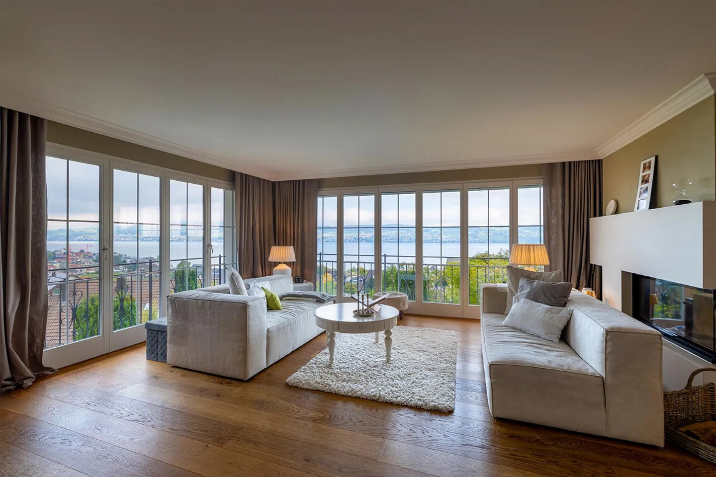 Exklusive Landhausvilla mit traumhafter Panoramaseesicht - Foto 2 von 4