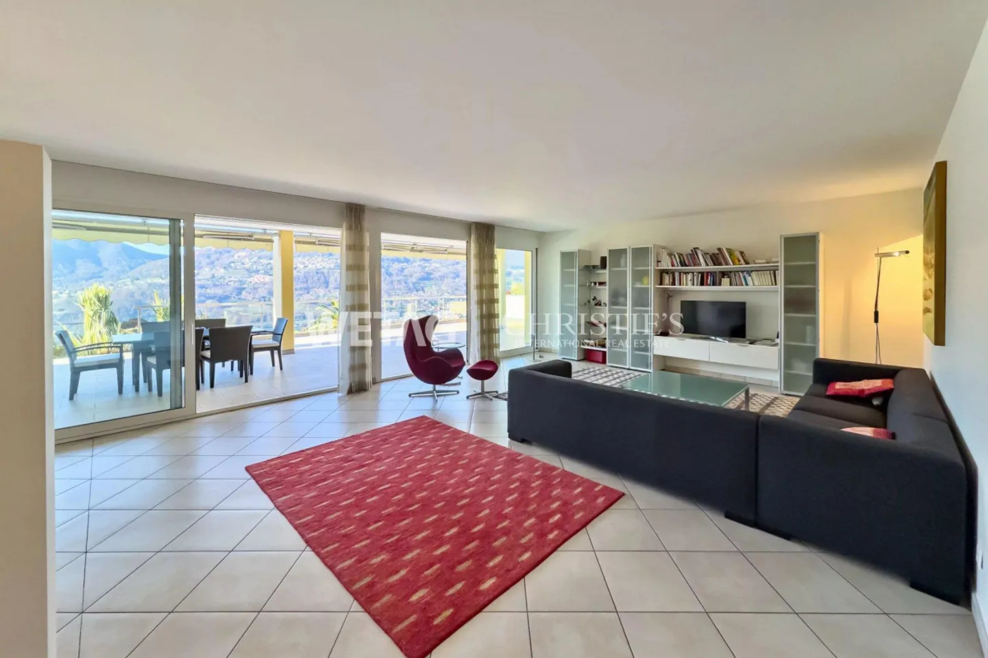 Montagnola: Apartment with Private Garden & Open Lake View for Sale - Photo 3 of 13