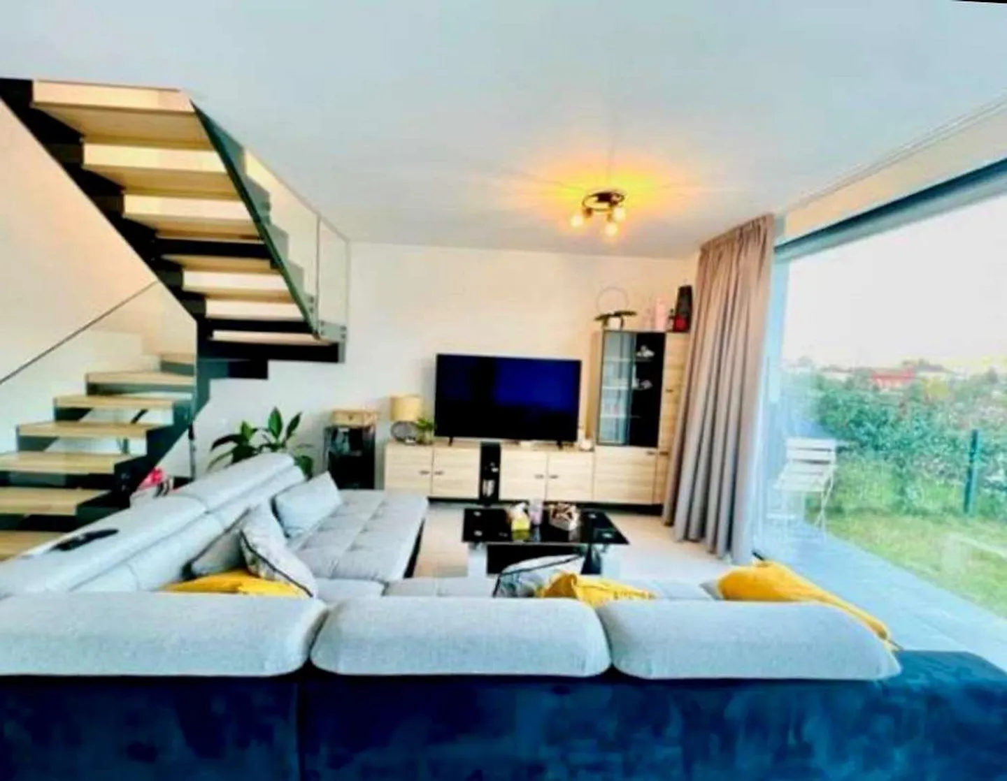 Nouvelle villa de maison de ville avec jardin sur le toit et jardin privé - Photo 2 sur 13