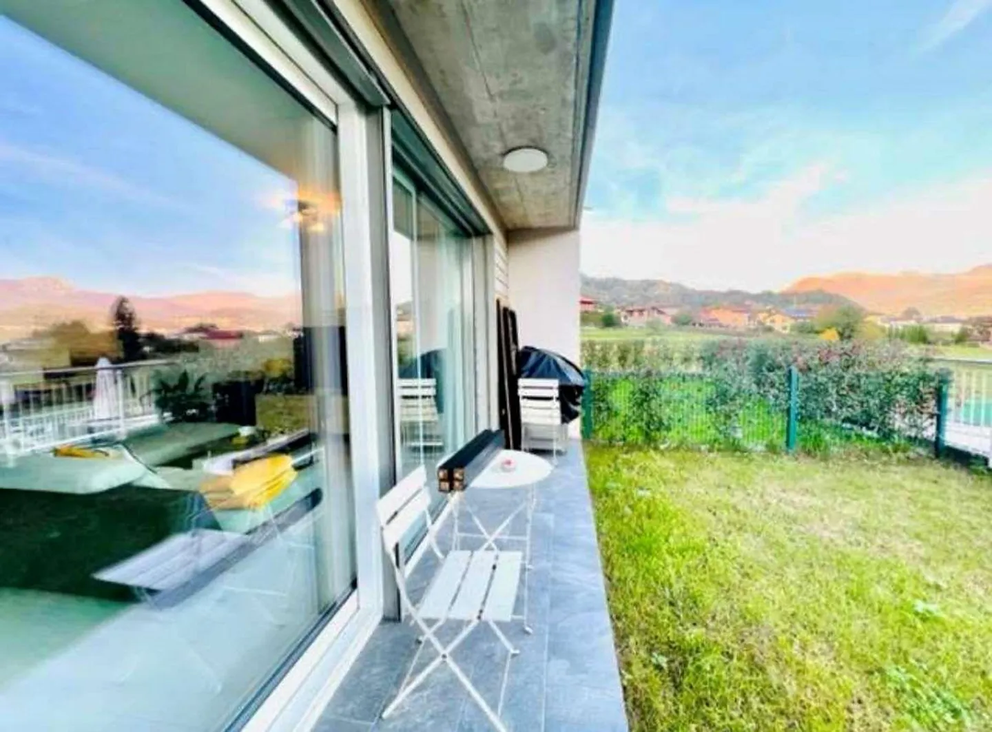 Nouvelle villa de maison de ville avec jardin sur le toit et jardin privé - Photo 7 sur 13