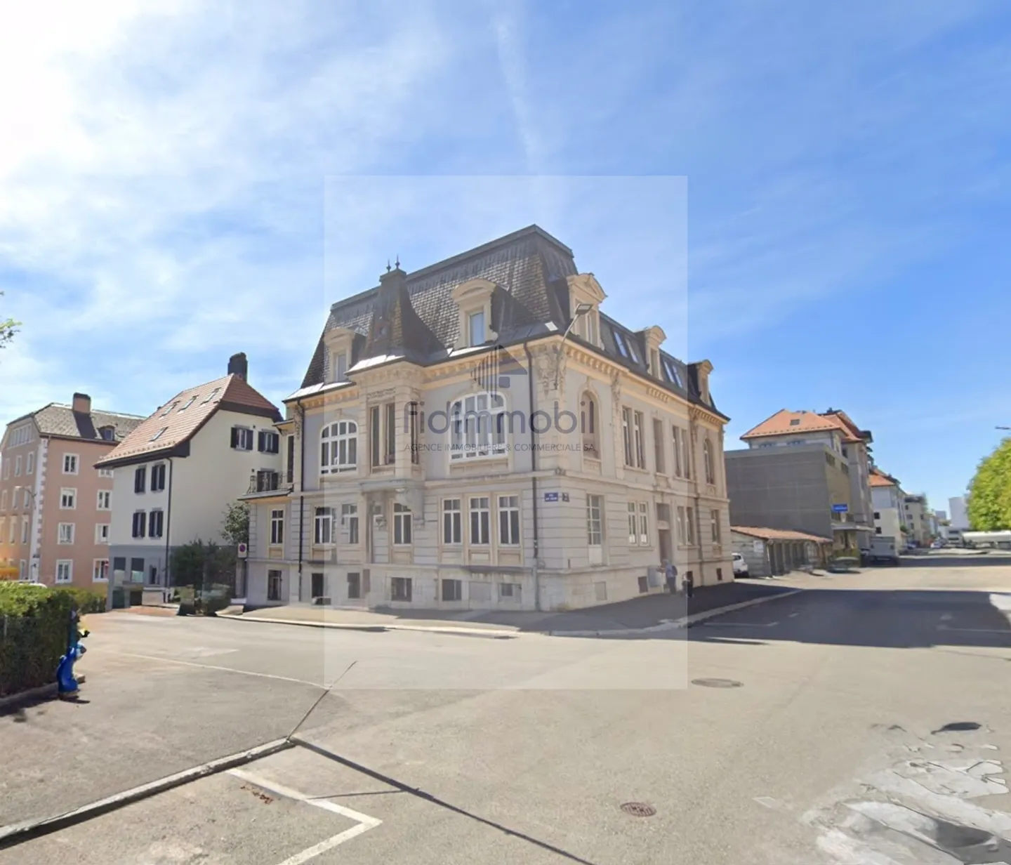 Un appartamento di carattere nel cuore di La Chaux-de-Fonds - Foto 1 di 21