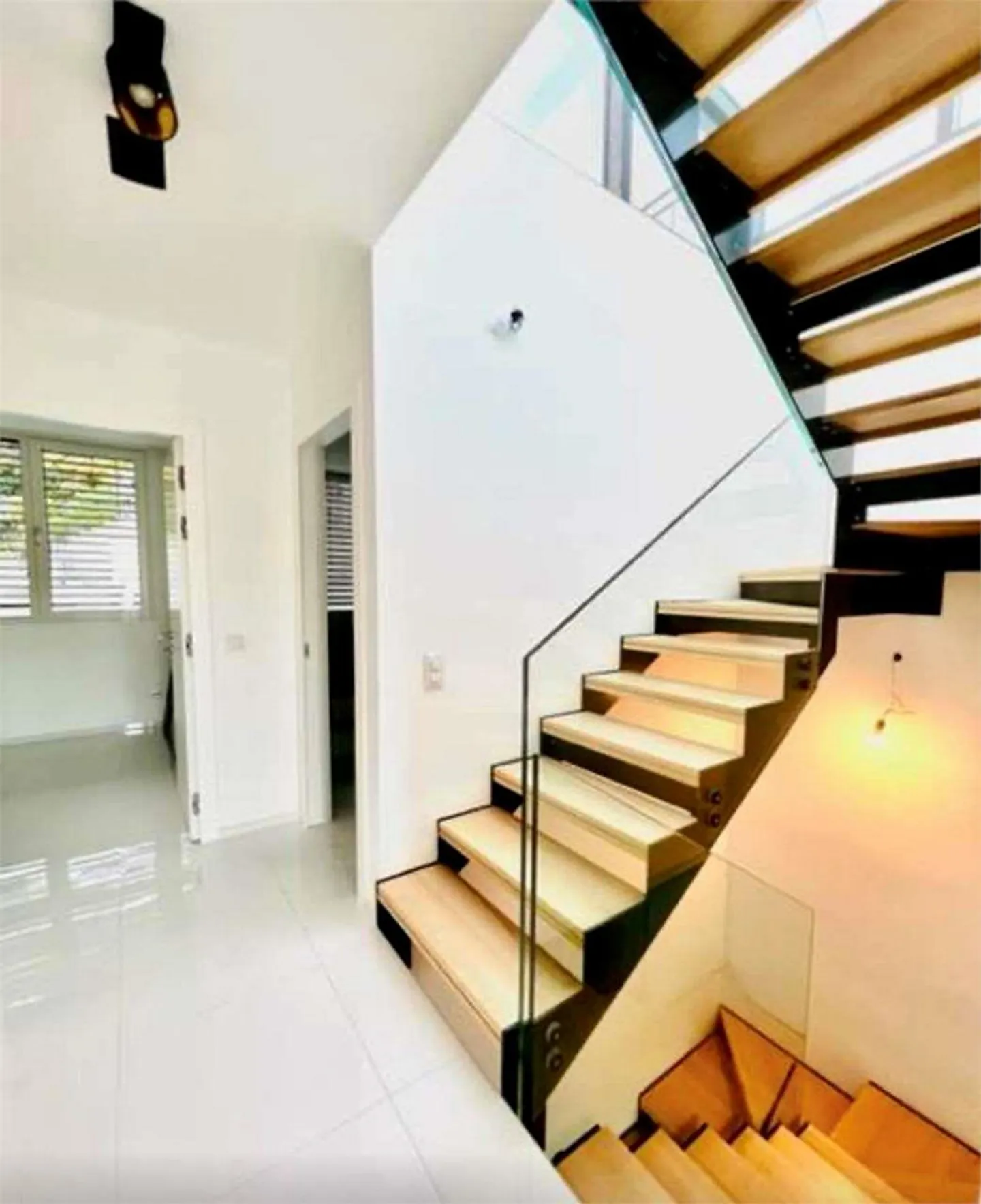 Nouvelle villa de maison de ville avec jardin sur le toit et jardin privé - Photo 11 sur 13