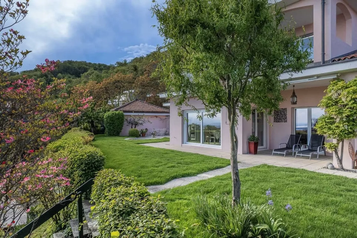 Mediterranean Villa with Views - Photo 8 of 13