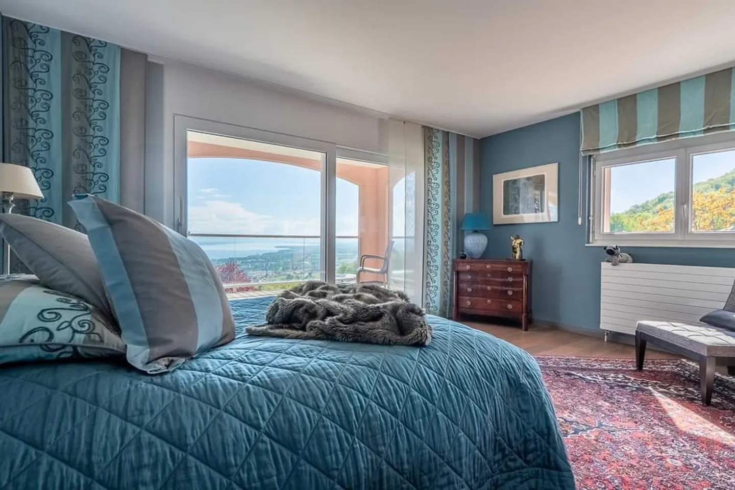 Mediterranean Villa with Views - Photo 10 of 13