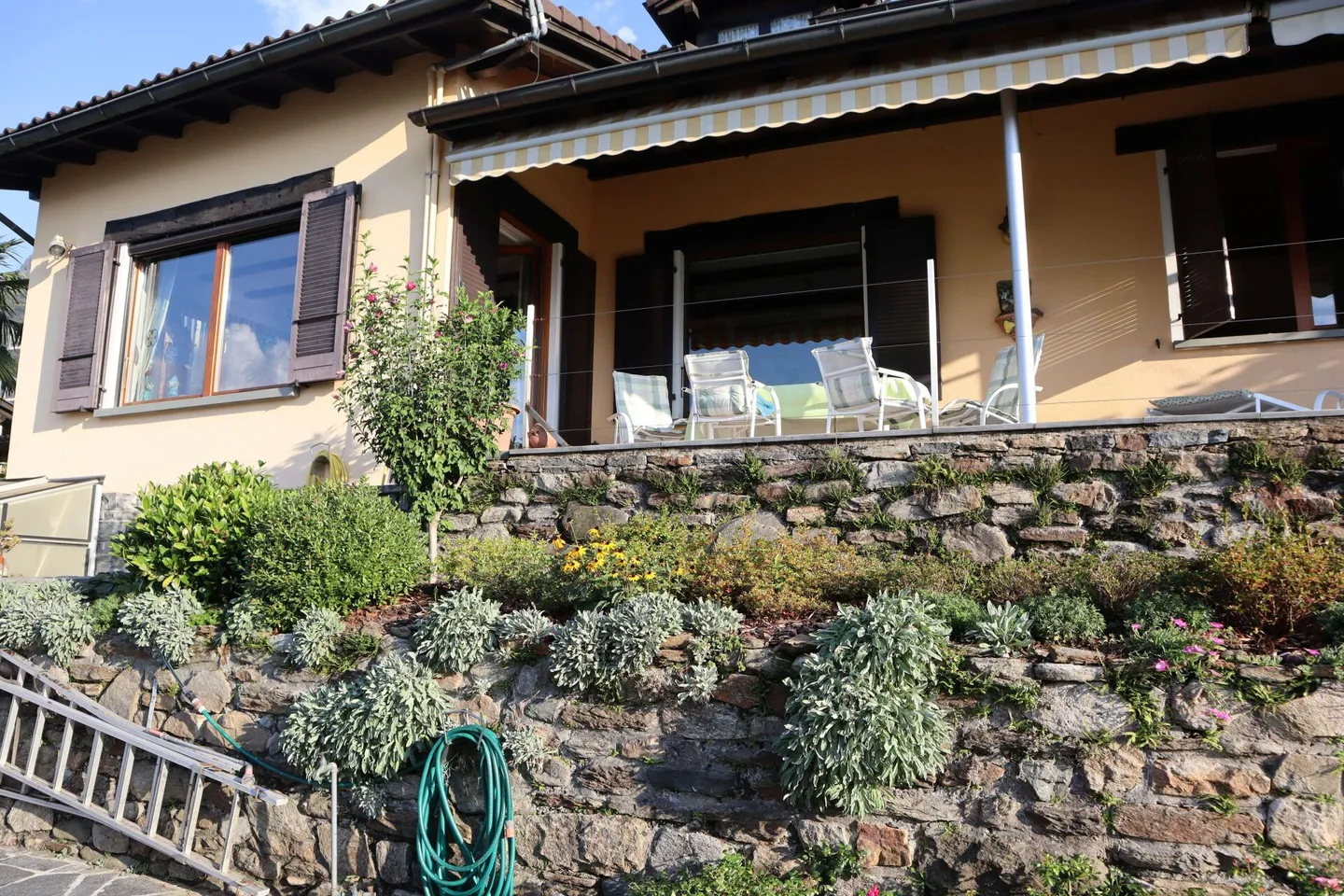 Charmantes Haus mit Seeblick - Foto 3 von 15