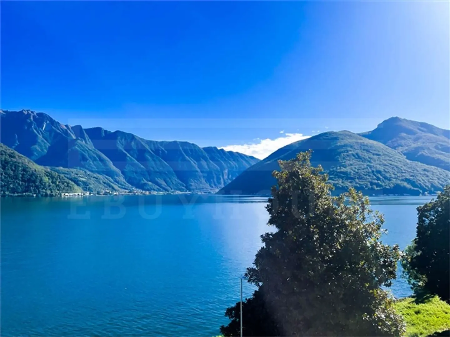 Elegant Apartment by the Lake, Ideal as a Holiday Home - Photo 1 of 20