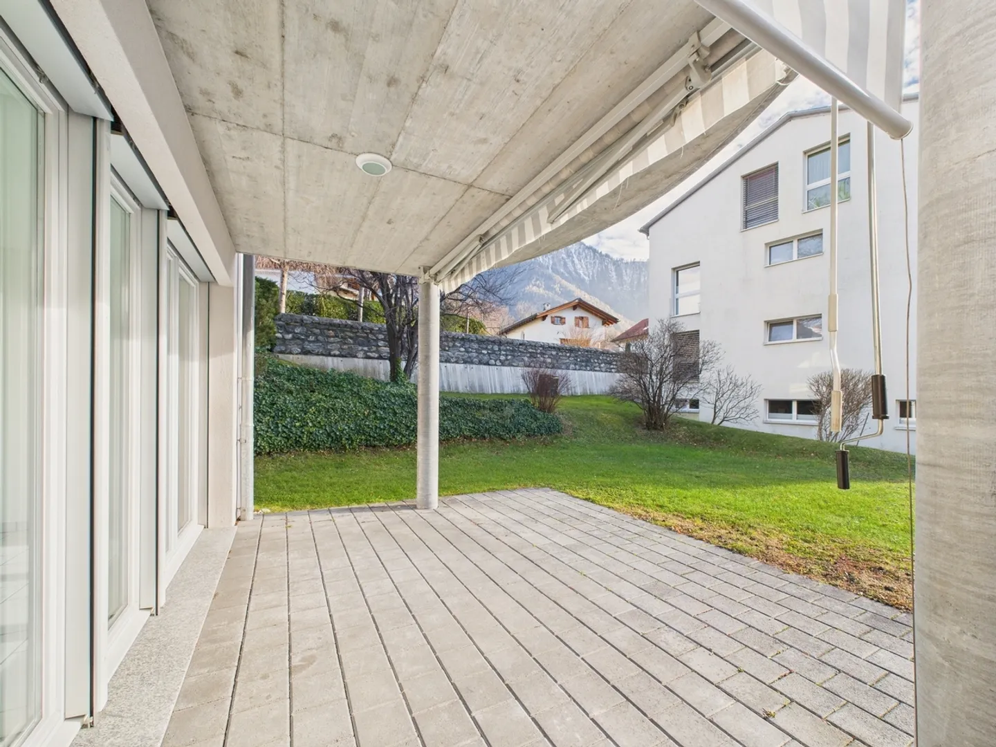 Wunderschöne 3.5-Zimmer-Wohnung im EG an ruhiger, sonniger Lage in Zizers - Foto 9 von 11