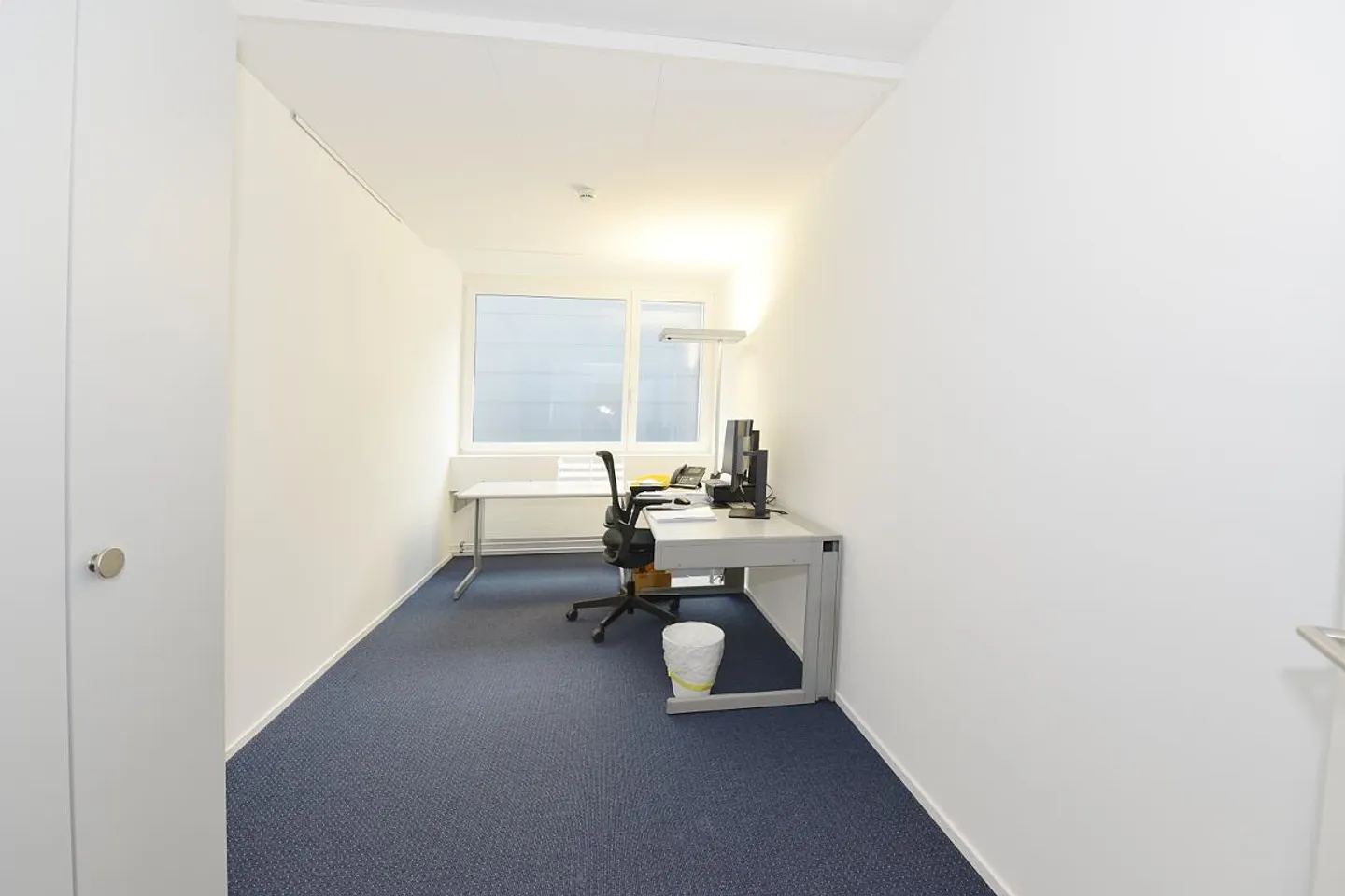 Office and commercial spaces with training room, coworking - Photo 7 of 8